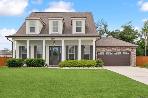 9574 W Terran Ln, Westwego, LA, 70094-2766 | Card Image