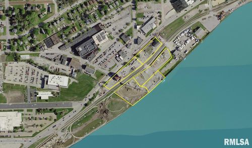 803 E River Dr, Davenport, IA, 52803 | Card Image