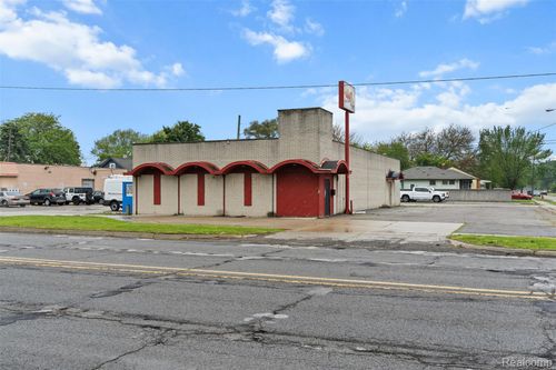 15163 E 10 Mile Rd, Eastpointe, MI, 48021-1068 | Card Image