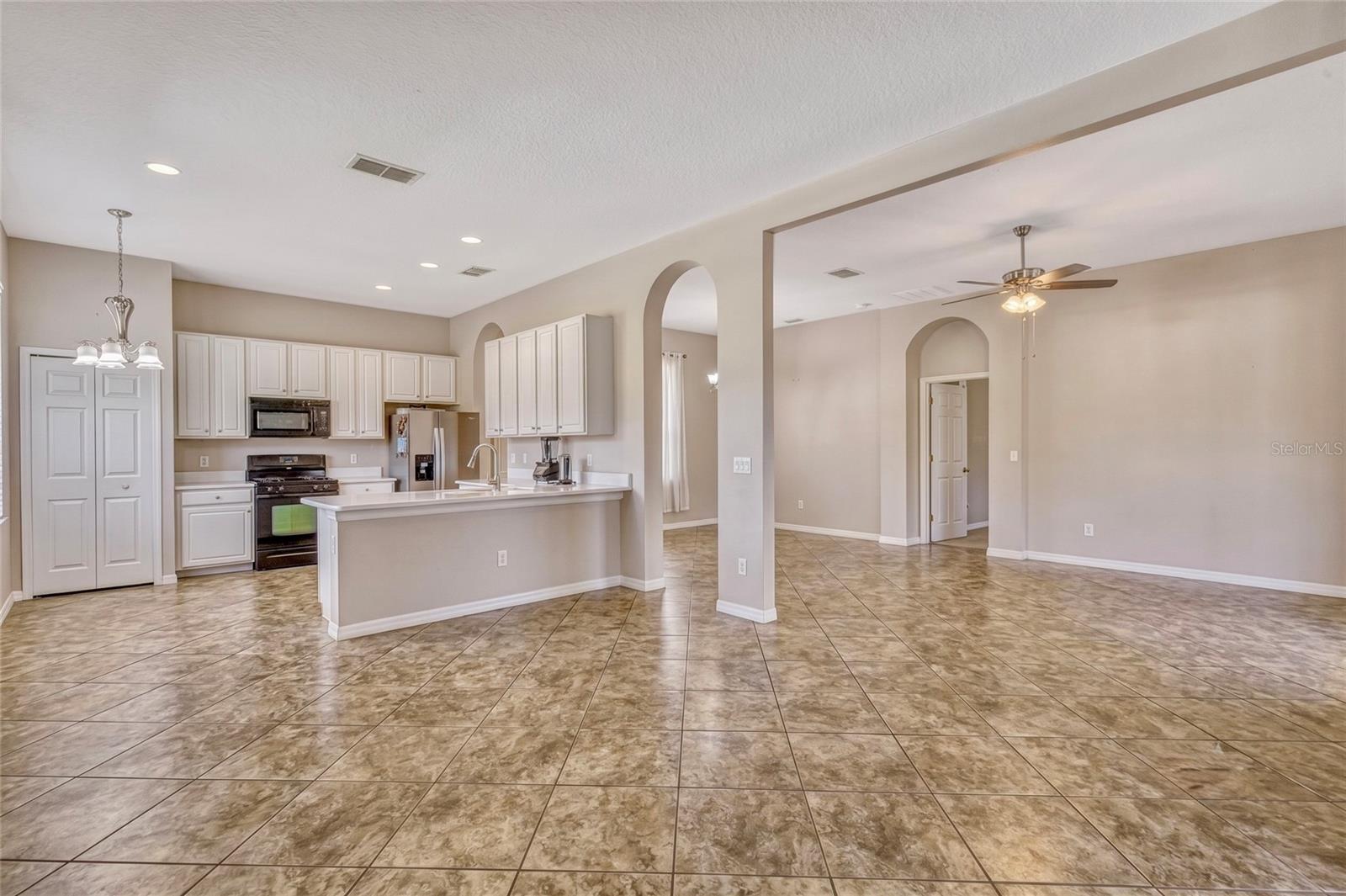 Residential in GROVELAND 3