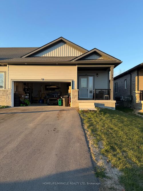 {{alt}} | Card Image