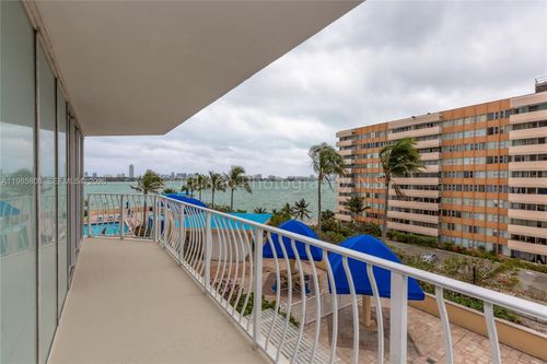 apt-607-7601 E Treasure Dr, North Bay Village, FL, 33141-4339 | Card Image