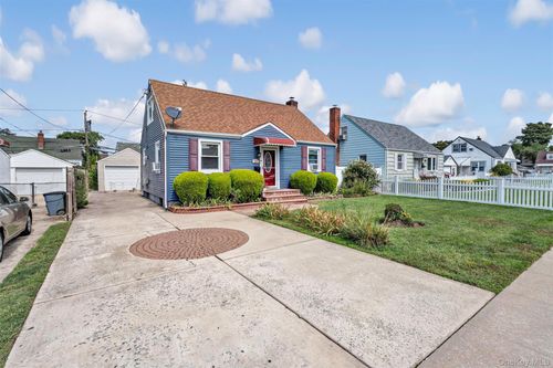 737 Lowell Rd, Uniondale, NY, 11553-1924 | Card Image