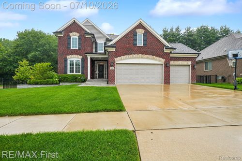 24687 Kabarda Dr, Macomb, MI, 48042-4735 | Card Image