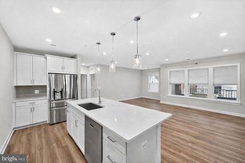 unit-204-21630 Hawksbill High Cir, STERLING, VA, 20164-9399 | Card Image