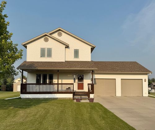 1208 Wendt Dr, Thief River Falls, MN, 56701-4526 | Card Image
