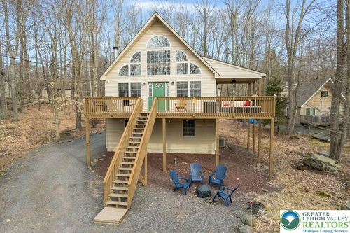 225 N Arrow Dr, POCONO LAKE, PA, 18347-8049 | Card Image