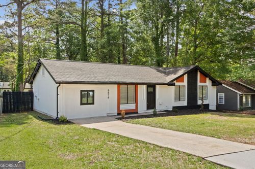 8878 Burnham Way, Jonesboro, GA, 30238-4606 | Card Image