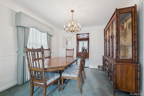 13368 Catalpa St, Southgate, MI, 48195-1212 | Card Image