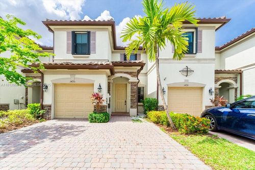 3420 W 92nd Pl, Hialeah, FL, 33018-2071 | Card Image