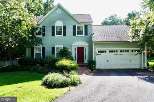 15203 Sovereign Pl, CHANTILLY, VA, 20151-1409 | Card Image