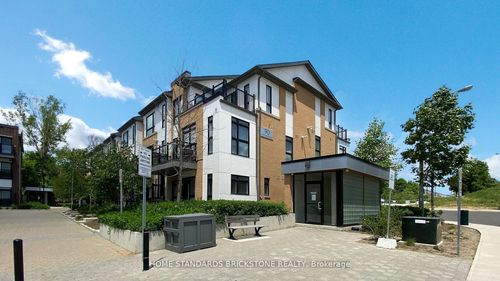 h212-90 Canon Jackson Dr, York, ON, M6M0C1 | Card Image