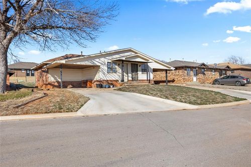 117 W Mckormic Dr, Weatherford, OK, 73096-4322 | Card Image