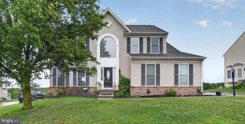 7703 Grand Lake Dr, SEVEN VALLEYS, PA, 17360-9151 | Card Image