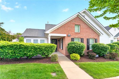 2104 Isleworth Ln, Cranberry Twp, PA, 16066-8317 | Card Image