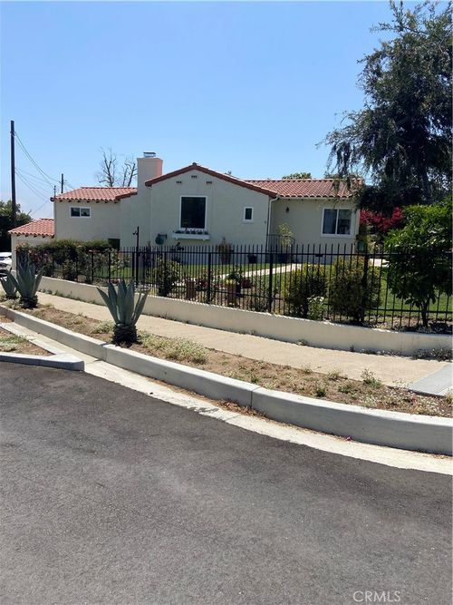 566 N Mill St, Santa Paula, CA, 93060-1339 | Card Image