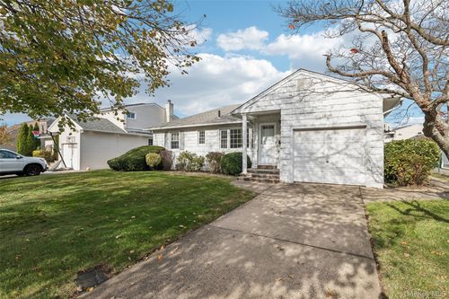 1689 Barbara Ln, East Meadow, NY, 11554-4704 | Card Image
