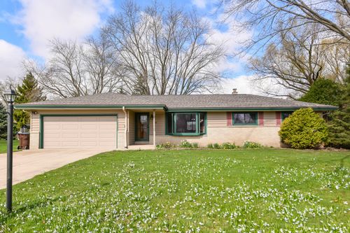 4845 S Langlade Dr, New Berlin, WI, 53151-7517 | Card Image