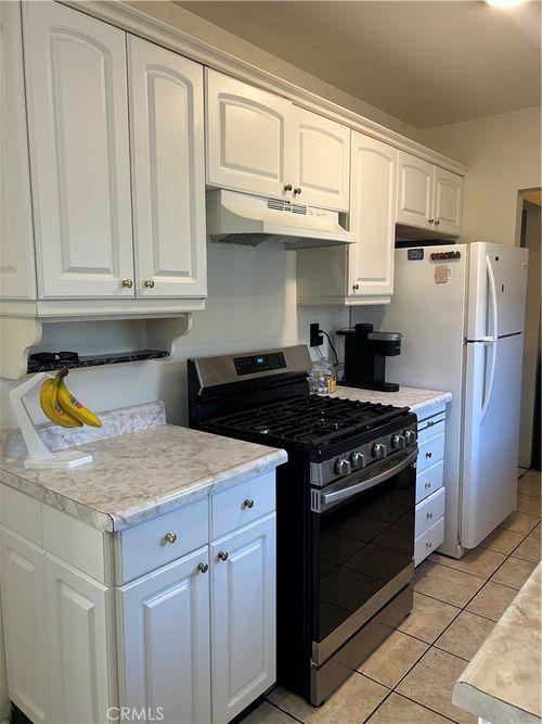 11945 168th St, Artesia, CA, 90701-1803 | Card Image