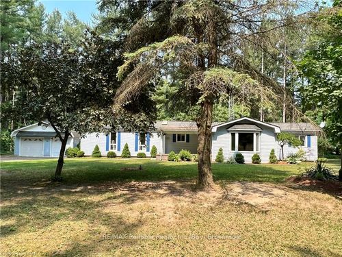 54 Willow Drive, Central Huron, ON, N0M1G0 | Card Image