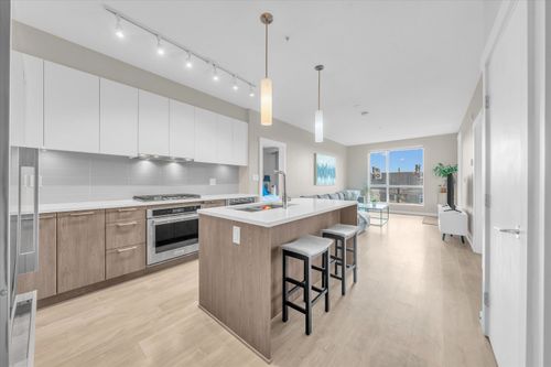303-625 E 3rd St, North Vancouver, BC, V7L0G3 | Card Image