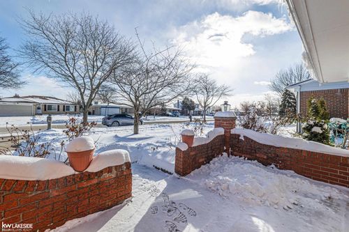 37755 Hacker Dr, Sterling Heights, MI, 48310-4065 | Card Image