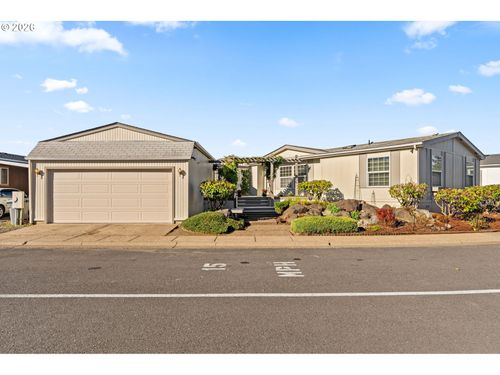 1699 N Terry St, Eugene, OR, 97402-7702 | Card Image