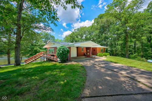 1062 S Moon Rd, Scottsburg, IN, 47170-7534 | Card Image