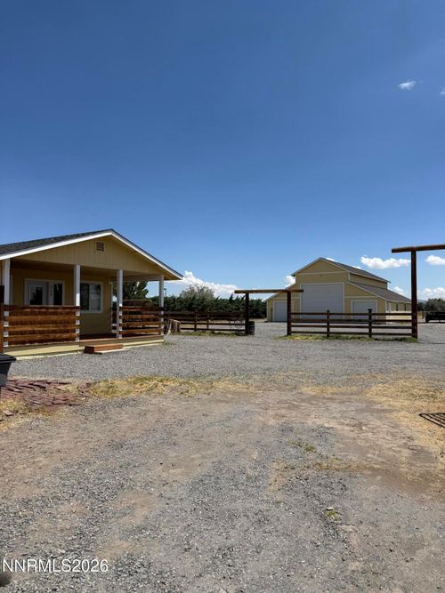514 N Oregon St, Yerington, NV, 89447-2331 | Card Image