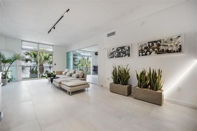 327 - 2001 Meridian Ave, Condo with 1 bedrooms, 1 bathrooms and null parking in Miami Beach FL | Image 3