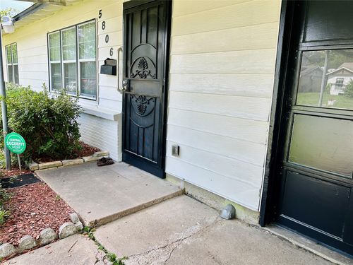 5806 Beldart St, Houston, TX, 77033-2204 | Card Image