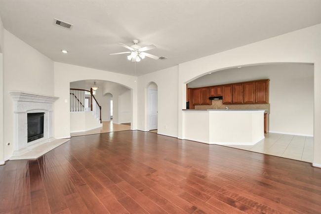 1604 Spring Glen Ln, House other with 3 bedrooms, 3 bathrooms and 2 parking in Pearland TX | Image 15