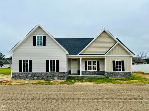 102 Chester Pl, Pikeville, NC, 27863-8143 | Card Image