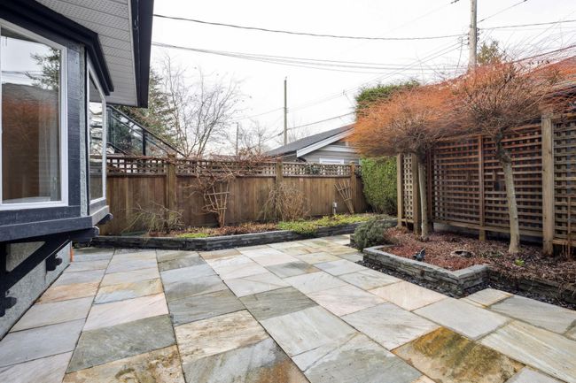 3311 W 2 Nd Avenue, Home with 3 bedrooms, 2 bathrooms and 1 parking in Vancouver BC | Image 36