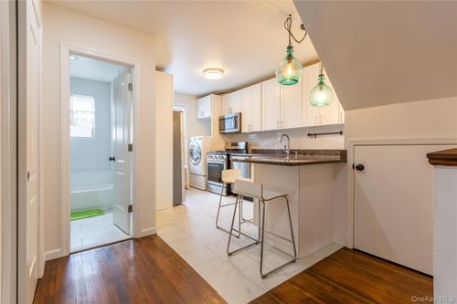 3801 Sedgwick Ave, Bronx, NY, 10463-4462 | Card Image