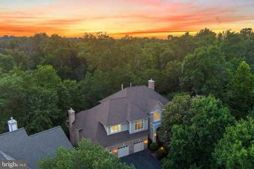 12016 Creekbend Dr, RESTON, VA, 20194-5615 | Card Image