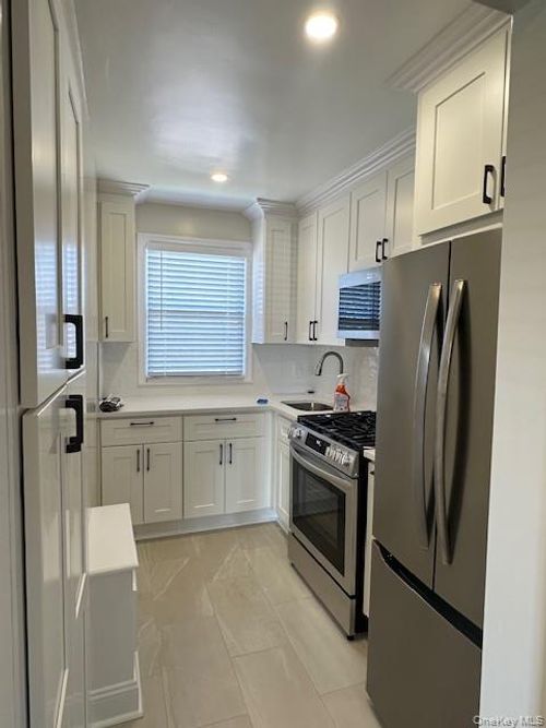 apt-2a-40 Winchester Ave, Yonkers, NY, 10710-5856 | Card Image