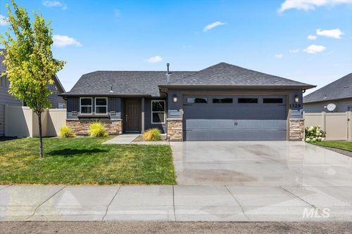 1329 N Antelope Flat Ave, Kuna, ID, 83634-2040 | Card Image