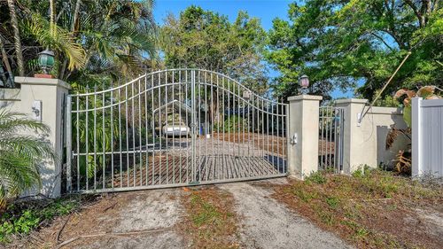 1812 54th St E, BRADENTON, FL, 34208-6138 | Card Image