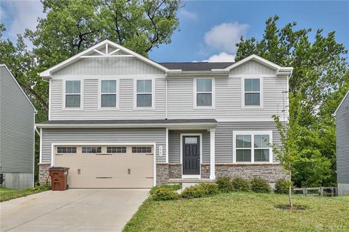 5865 Woodcreek Dr, Middletown, OH, 45042-3168 | Card Image