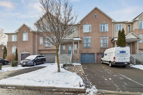8 Mistywood Cres, Vaughan, ON, L4J9E5 | Card Image