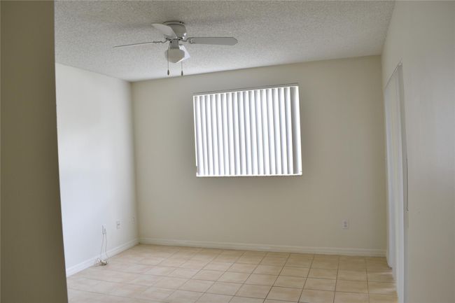 MASTER BEDROOM | Image 9