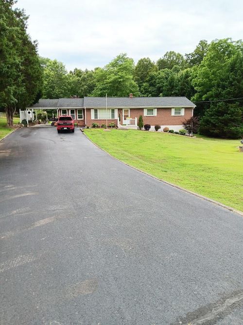 1409 Orphanage Rd, Danville, VA, 24540-8807 | Card Image