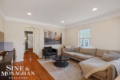 823 Mclean Ave, Royal Oak, MI, 48067-3429 | Card Image