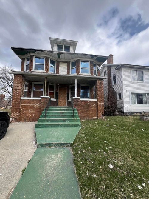 9250 Genessee St, Detroit, MI, 48206-1902 | Card Image