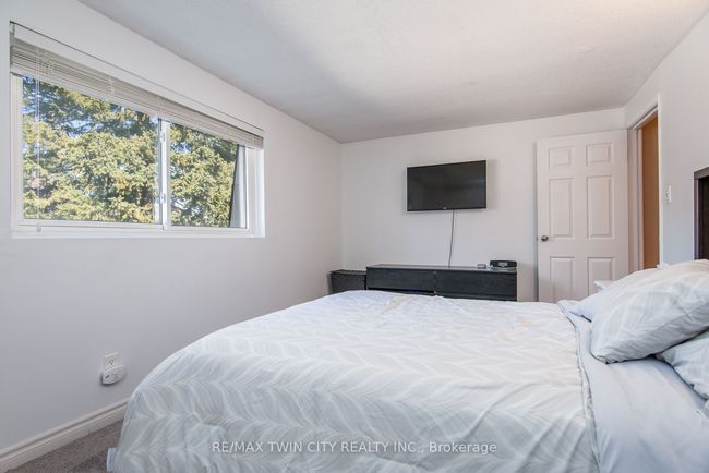 32 - 634 Strasburg Rd, Condo with 3 bedrooms, 2 bathrooms and 1 parking in Kitchener ON | Image 32