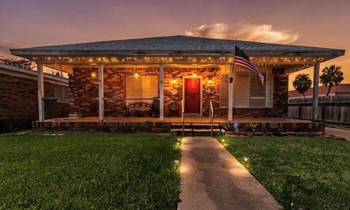 2320 Avenue O 1/2, Galveston, TX, 77550-7926 | Card Image