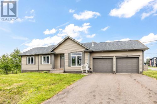 17 Royalty Rd, Charlottetown, PE, C1E3E7 | Card Image