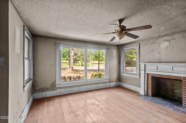 Living Room | Image 4