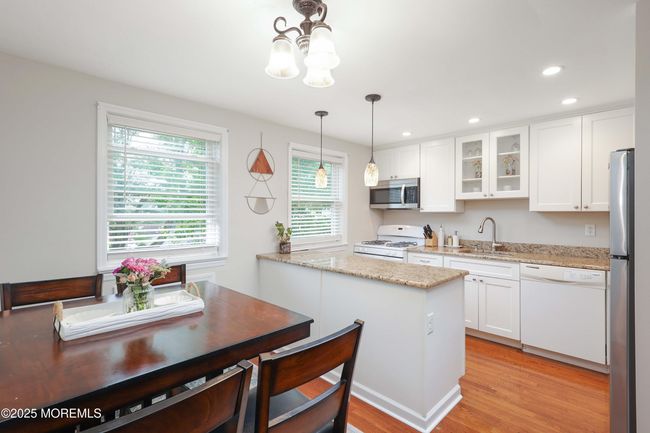 131 Manor Dr, Condo with 2 bedrooms, 1 bathrooms and 1 parking in Red Bank NJ | Image 12